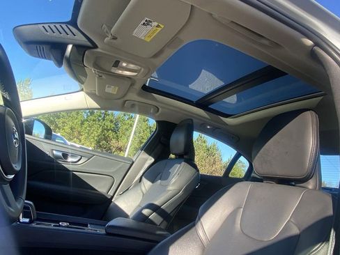 Used 2024 Volvo S60 B5 Core image 19