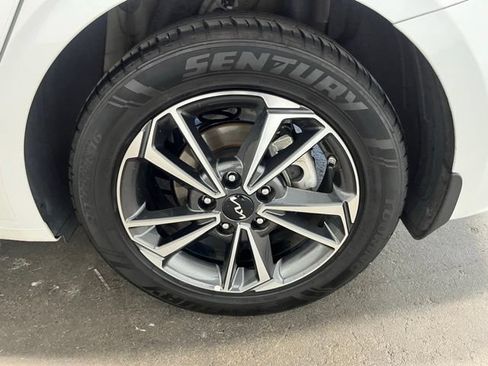 Used 2023 Kia Forte LXS FWD image 28