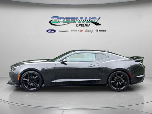 Used 2024 Chevrolet Camaro LT RWD image 4