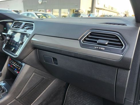 Certified 2022 Volkswagen Tiguan SE R-Line image 15