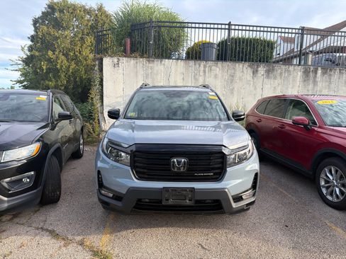 Used 2024 Honda Passport Black Edition image 4