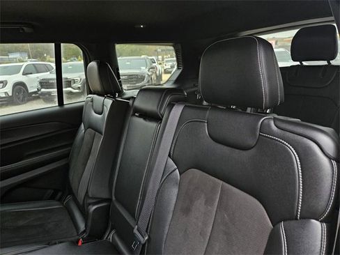 Used 2024 Jeep Grand Cherokee L Laredo image 25