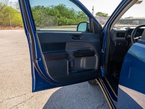 Used 2023 Ford Maverick XL image 10