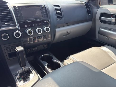 Used 2021 Toyota Sequoia Limited w/ Safety & Convenience Package AWD/4WD image 19
