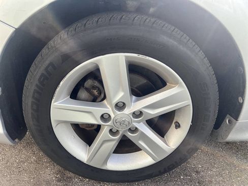 Used 2012 Toyota Camry LE image 18