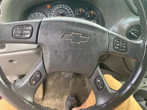 Used 2004 Chevrolet TrailBlazer 4WD w/ LT Preferred Equipment Group image 14