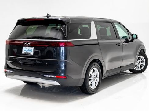 Used 2024 Kia Carnival LX FWD image 31