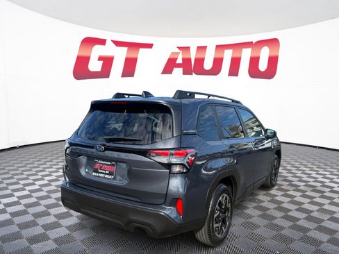 Used 2025 Subaru Forester Premium image 6