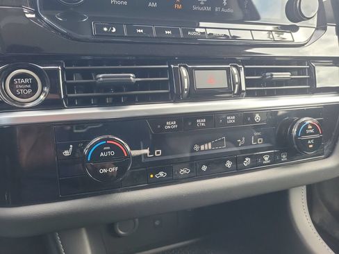 Used 2024 Nissan Pathfinder SL w/ Cargo Package FWD image 29