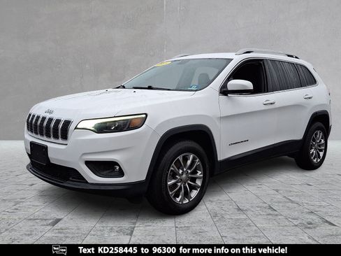 Used 2019 Jeep Cherokee Latitude Plus w/ Cold Weather Group AWD/4WD image 1