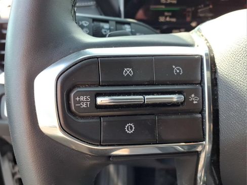 Used 2026 GMC Acadia Elevation w/ Elevation Premium Package AWD/4WD image 19