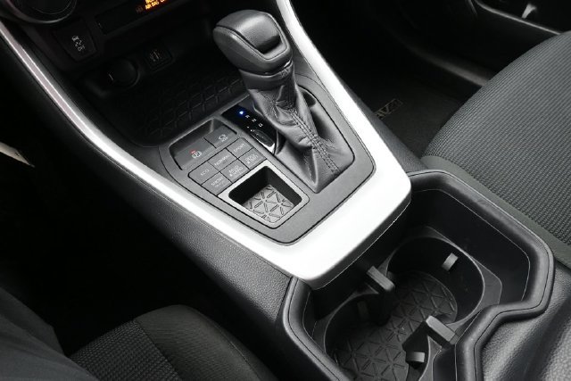 Used 2025 Toyota RAV4 LE AWD/4WD image 38