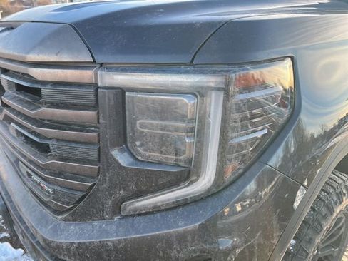Used 2022 GMC Sierra 1500 AT4X image 11