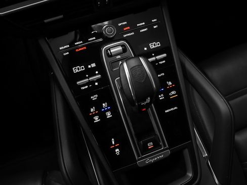 Certified 2023 Porsche Cayenne Turbo S AWD/4WD image 44