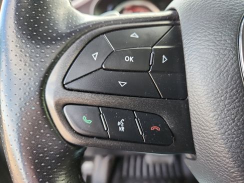 Used 2022 Dodge Challenger GT image 17