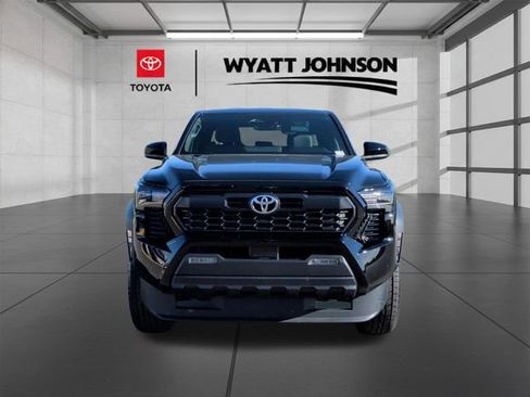 Certified 2025 Toyota Tacoma TRD Off-Road image 7