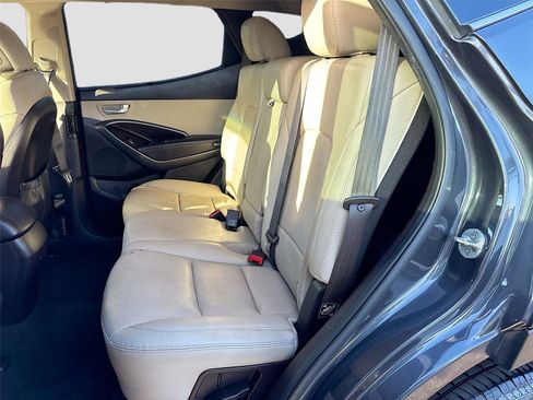 Used 2017 Hyundai Santa Fe Sport image 23