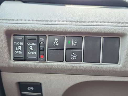 Used 2018 Honda Odyssey EX image 26