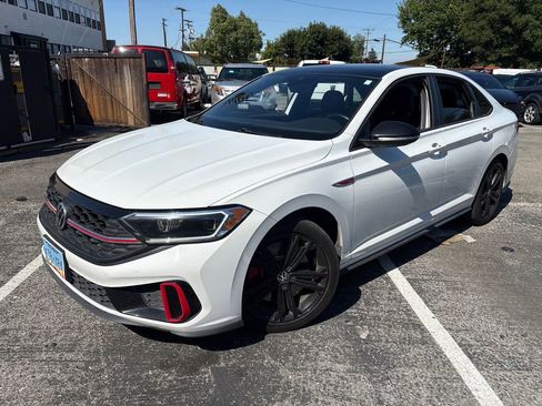 Used 2022 Volkswagen Jetta GLI Autobahn image 3
