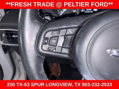 Used 2017 Jaguar F-PACE Premium image 17