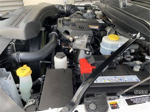 Used 2022 RAM 2500 Tradesman w/ Chrome Appearance Group AWD/4WD image 10