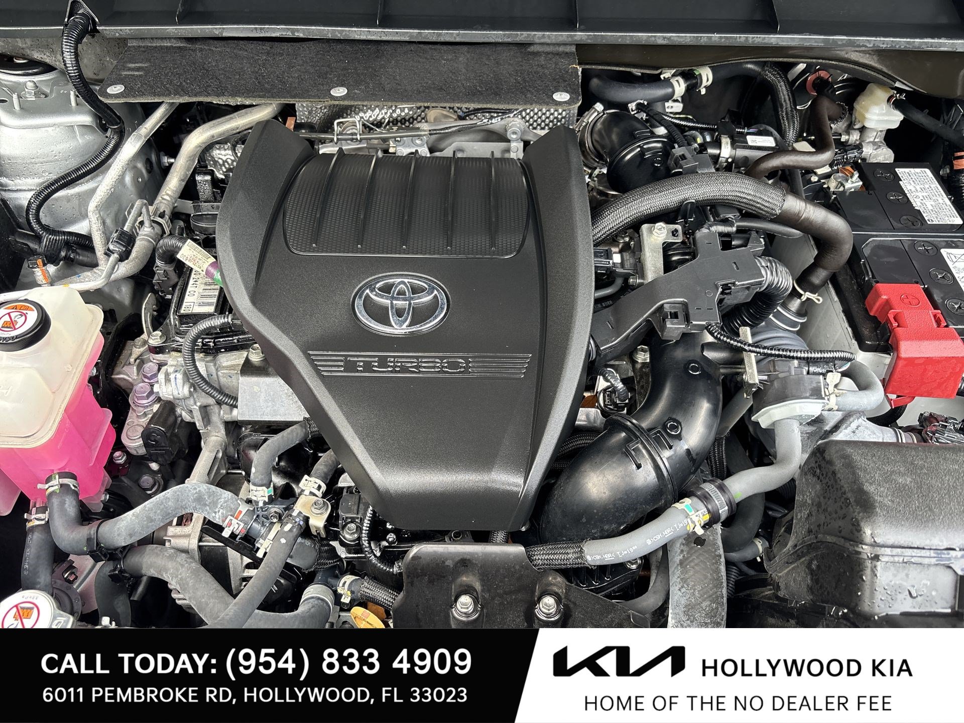 Used 2024 Toyota Highlander XLE FWD image 17