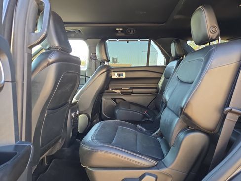 Used 2020 Ford Explorer Limited RWD image 13