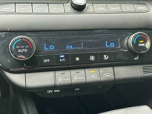 Used 2025 Hyundai Elantra SEL FWD image 24