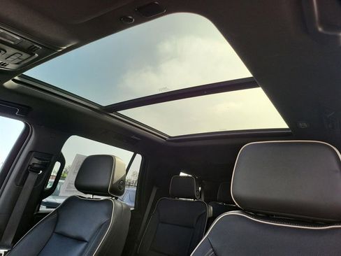 Certified 2023 Chevrolet Tahoe Premier w/ Premium Package image 11