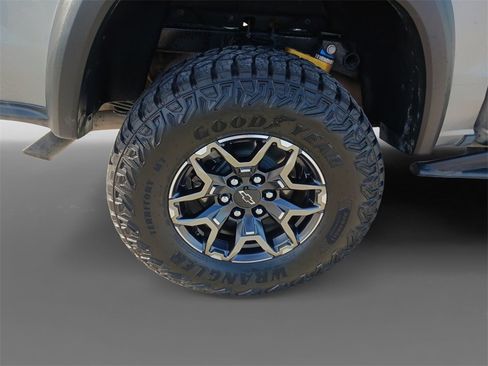 Used 2024 Chevrolet Colorado ZR2 w/ Technology Package image 10