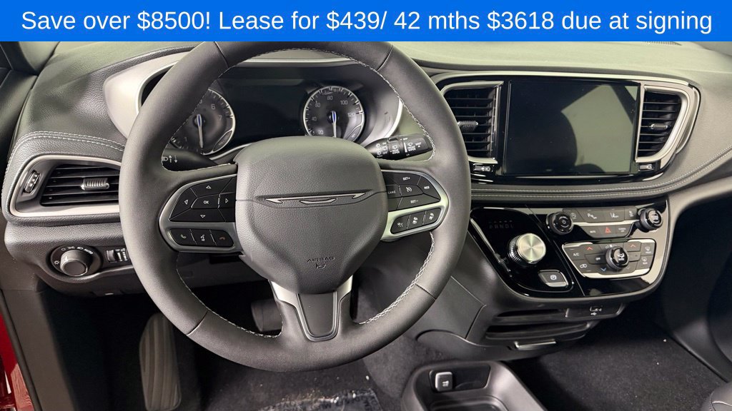 New 2027 Chrysler Pacifica Select FWD image 16