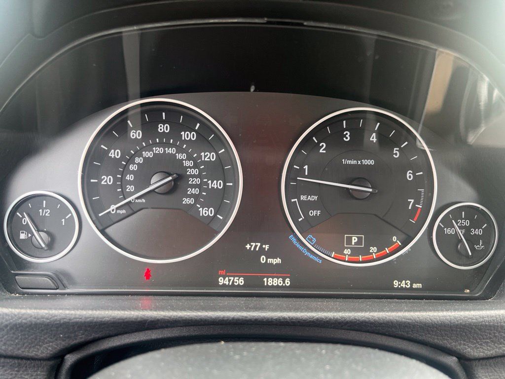 Used 2016 BMW 320i xDrive Sedan w/ Sport Package AWD/4WD image 6