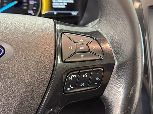 Used 2018 Ford Explorer XLT w/ Equipment Group 202A AWD/4WD image 18