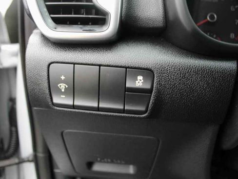 Used 2017 Kia Sportage LX image 12