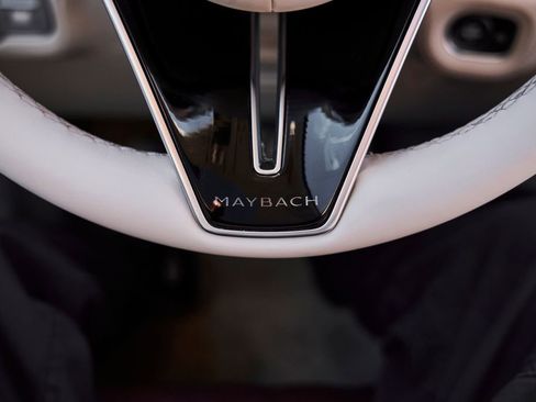 Used 2024 Mercedes-Benz Maybach GLS 600 4MATIC image 65