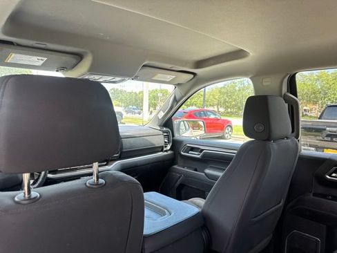 Used 2023 Chevrolet Silverado 1500 LT AWD/4WD image 19