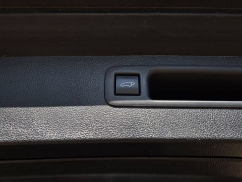 Used 2022 Toyota Highlander XLE FWD image 26