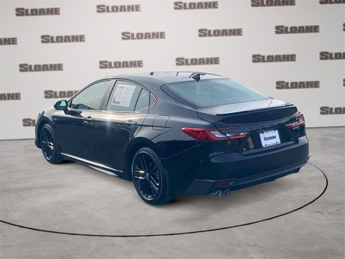 Used 2026 Toyota Camry SE image 3