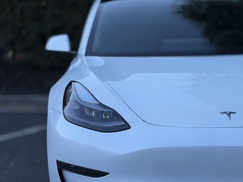 Used 2023 Tesla Model 3 Standard Range image 5