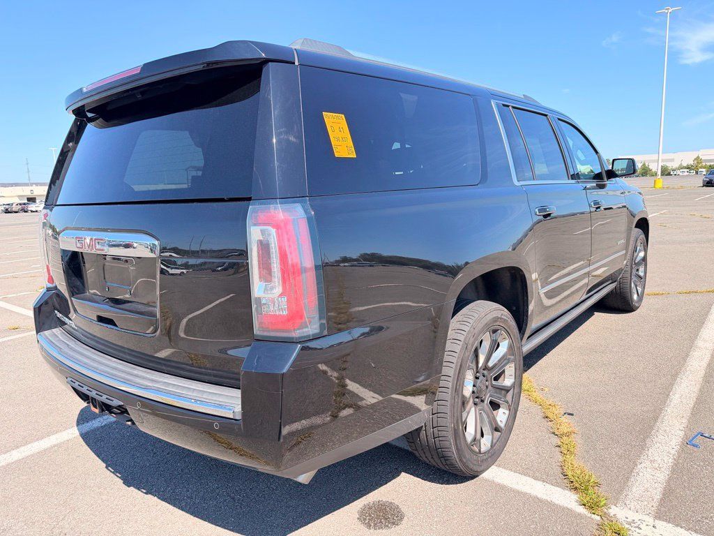 Used 2018 GMC Yukon XL Denali w/ Denali Ultimate Package AWD/4WD image 4