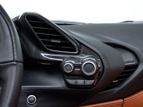 Used 2019 Ferrari 488 Spider image 43