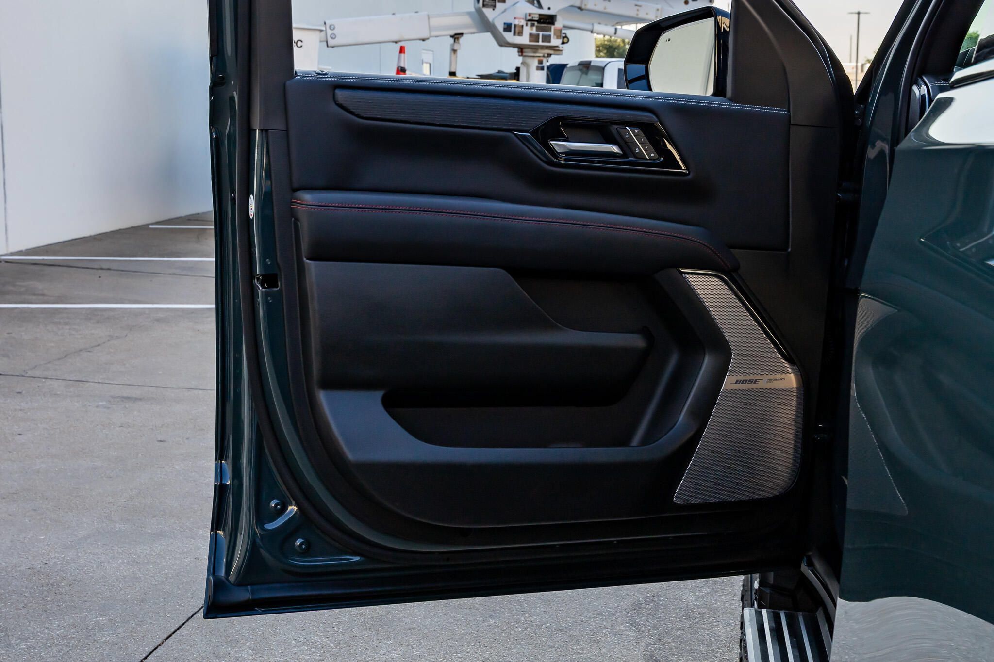 Used 2026 GMC Yukon AT4 Ultimate AWD/4WD image 45