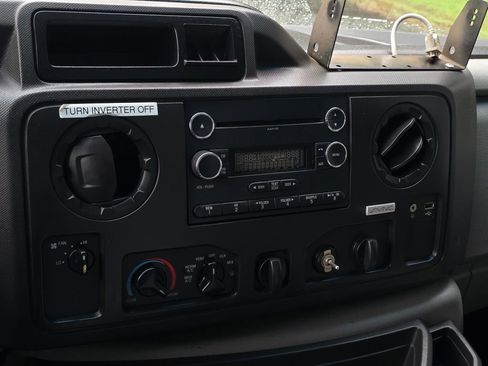 Used 2017 Ford E-450 and Econoline 450 Super Duty w/ Power Windows & Locks Group image 42