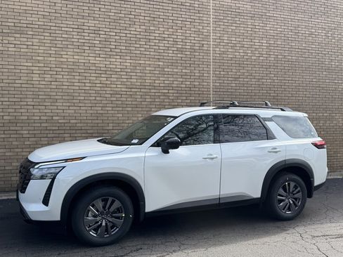 New 2026 Nissan Pathfinder SV w/ Cargo Package AWD/4WD image 30