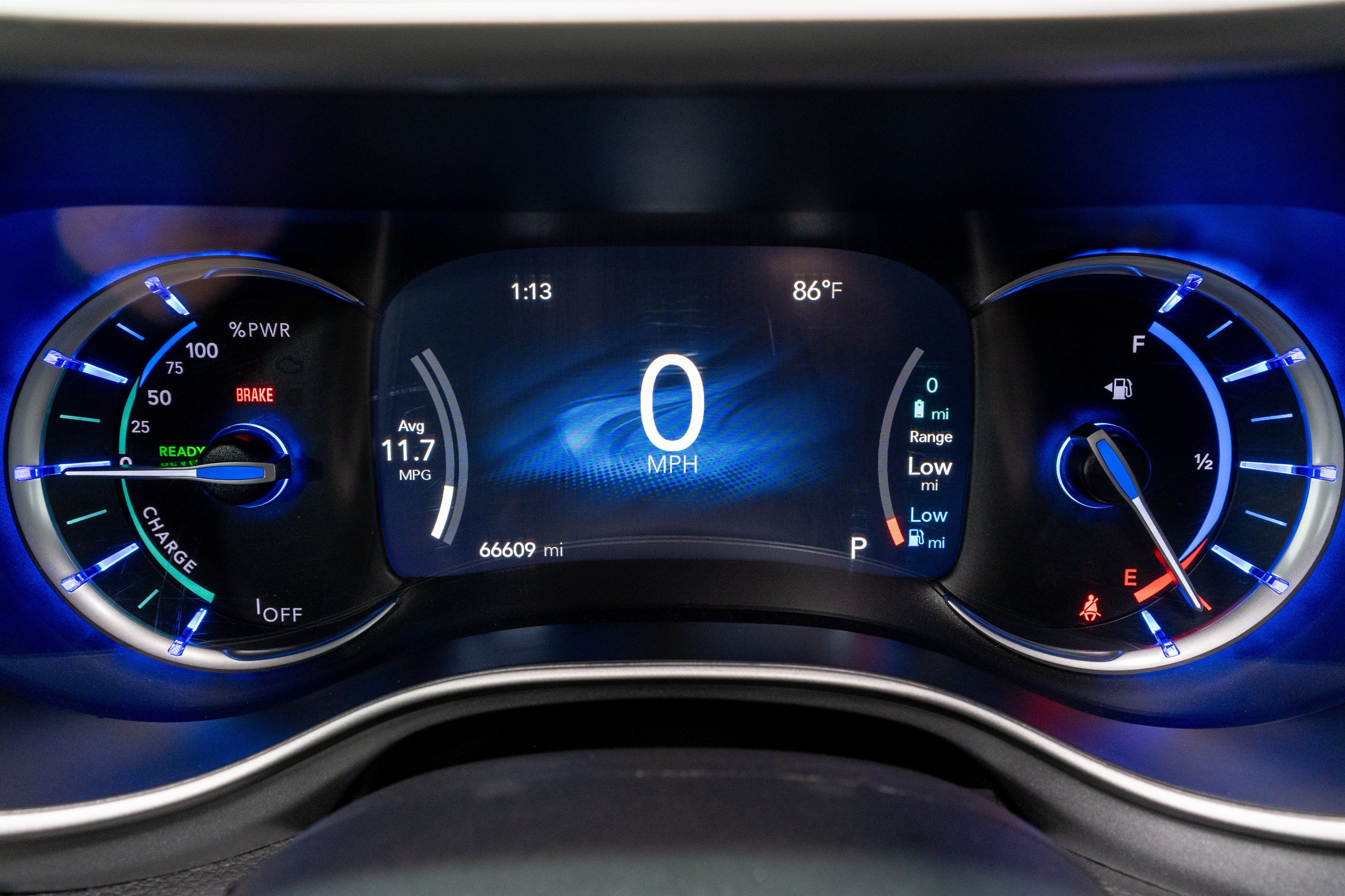 Used 2024 Chrysler Pacifica Limited FWD image 25