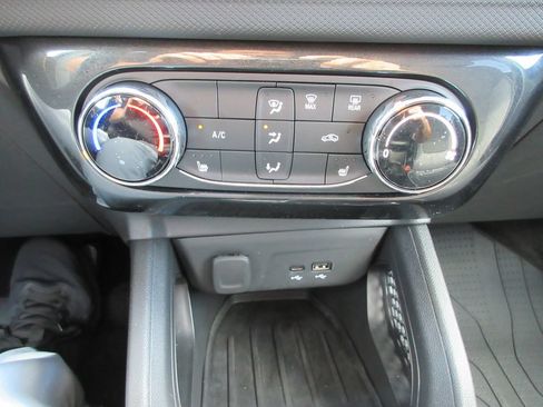 Certified 2026 Chevrolet TrailBlazer LT w/ LT Cold Weather Package FWD image 30