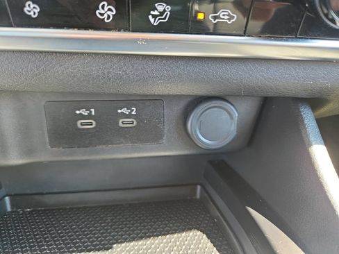 Used 2024 Nissan Rogue SV FWD image 34
