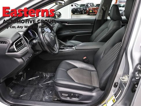 Used 2019 Toyota Camry SE FWD image 14