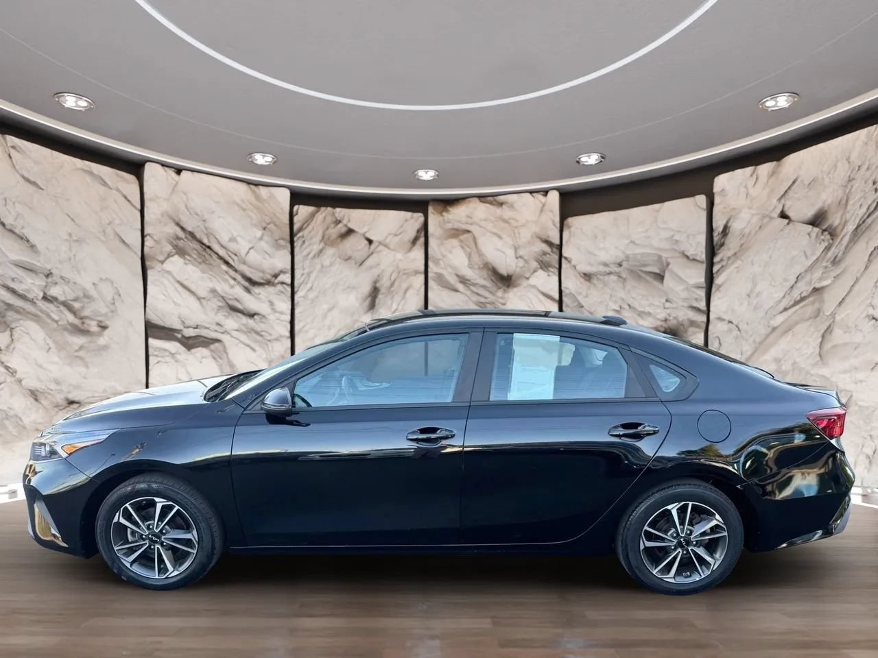 Used 2023 Kia Forte LXS FWD image 8