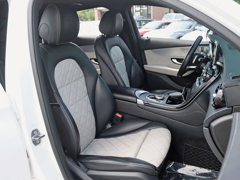 Used 2019 Mercedes-Benz GLC 300 4MATIC Coupe image 32
